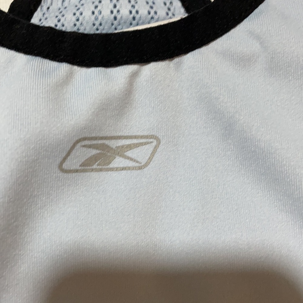 Used Reebok top - Picture 2 of 8